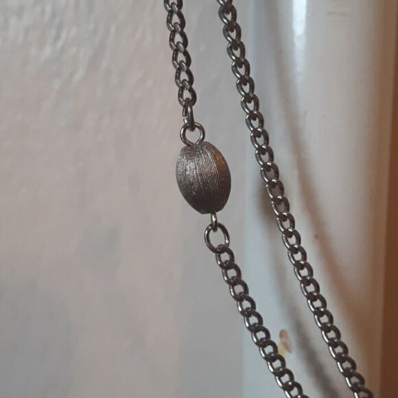 VINTAGE SILVER TONE LAYERED NECKLACE - Picture 4 of 5